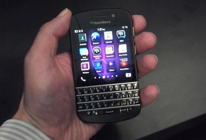 المواجهة في بلاكبيري تحتدم بين Q10 و Z10